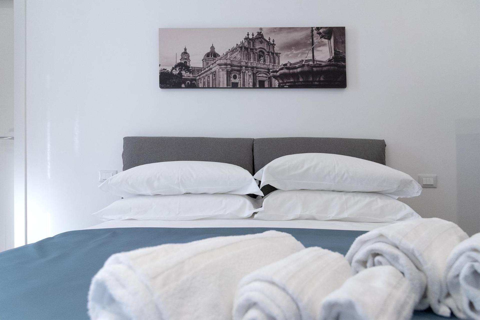 Civicocento Charming Rooms Катанія Екстер'єр фото